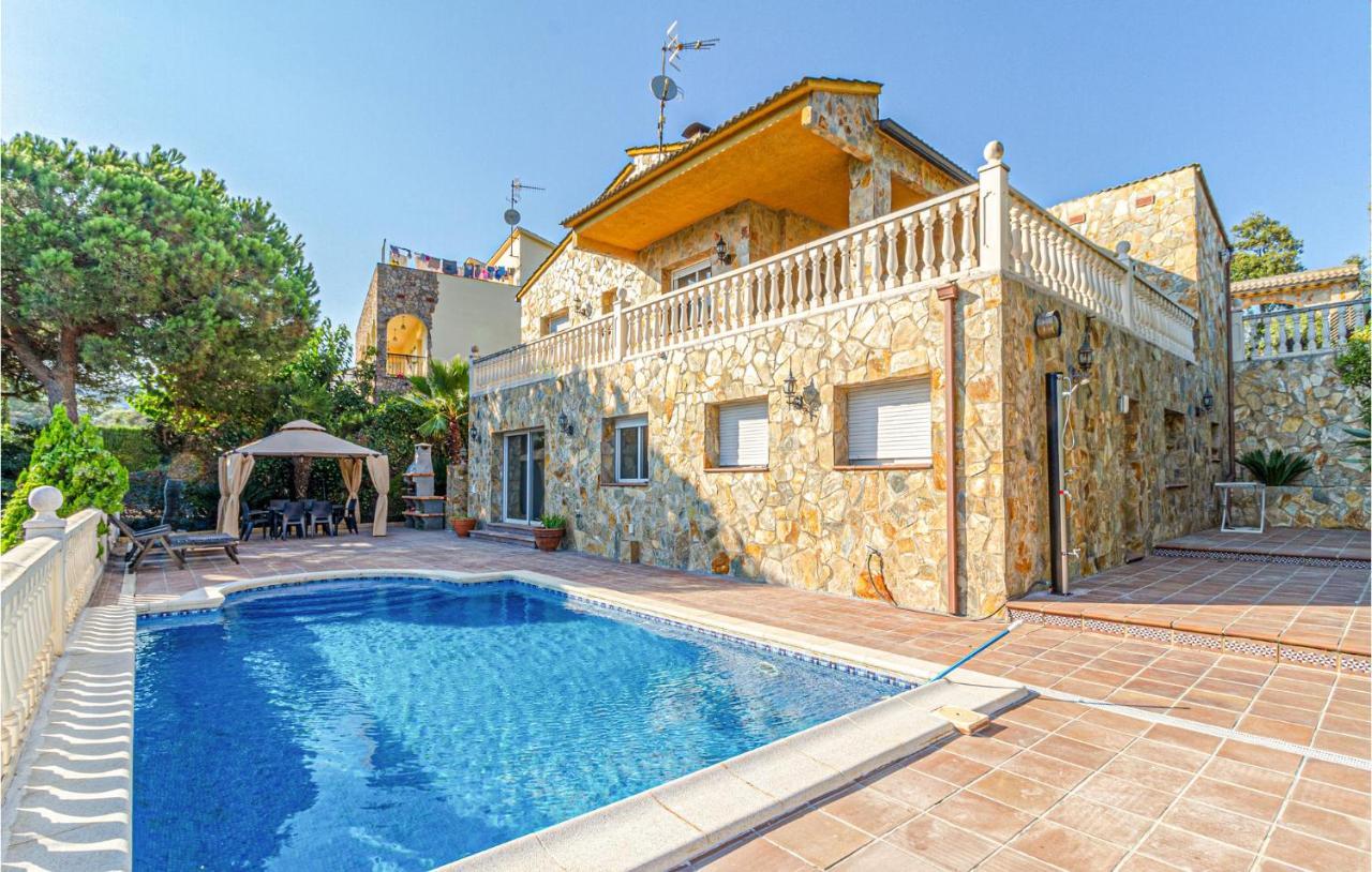 Stunning Home In Palafolls Exterior foto